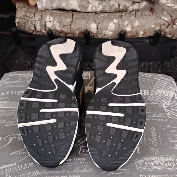 Kids Nike Air Max Sneakers - Picture 4 of 5